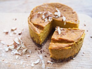 Cheesecake potimarron, épices et dattes (sans sucre ajouté, sans gluten, vegan)