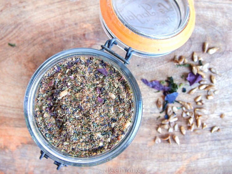 Gomasio aux graines de tournesol germées séchées, aux algues (nori, wakamé, dulse) et au lin