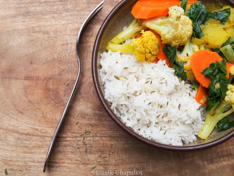 Curry de légumes de saison et riz basmati au cumin