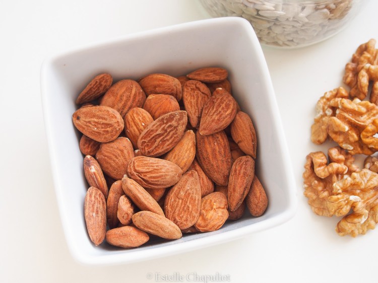 Amandes et noix de Grenoble, bases de l'alimentation méditerranéenne