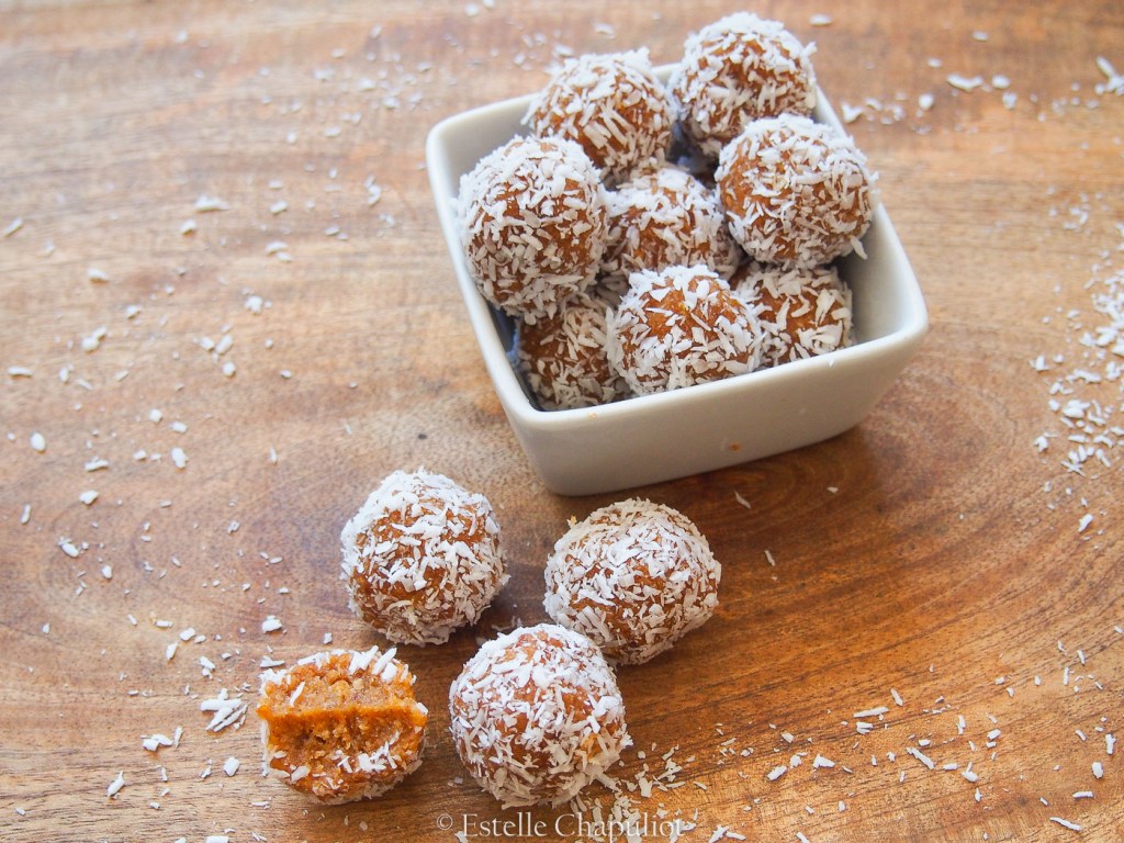 Boules moelleuses aux abricots secs, vegan, crues et sans gluten