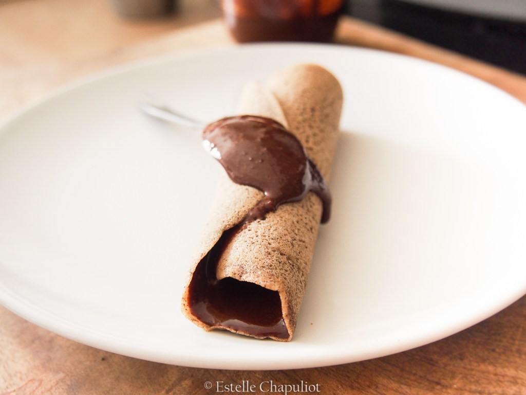 Pâte à tartiner aux noisettes et au cacao cru, sans gluten et vegan