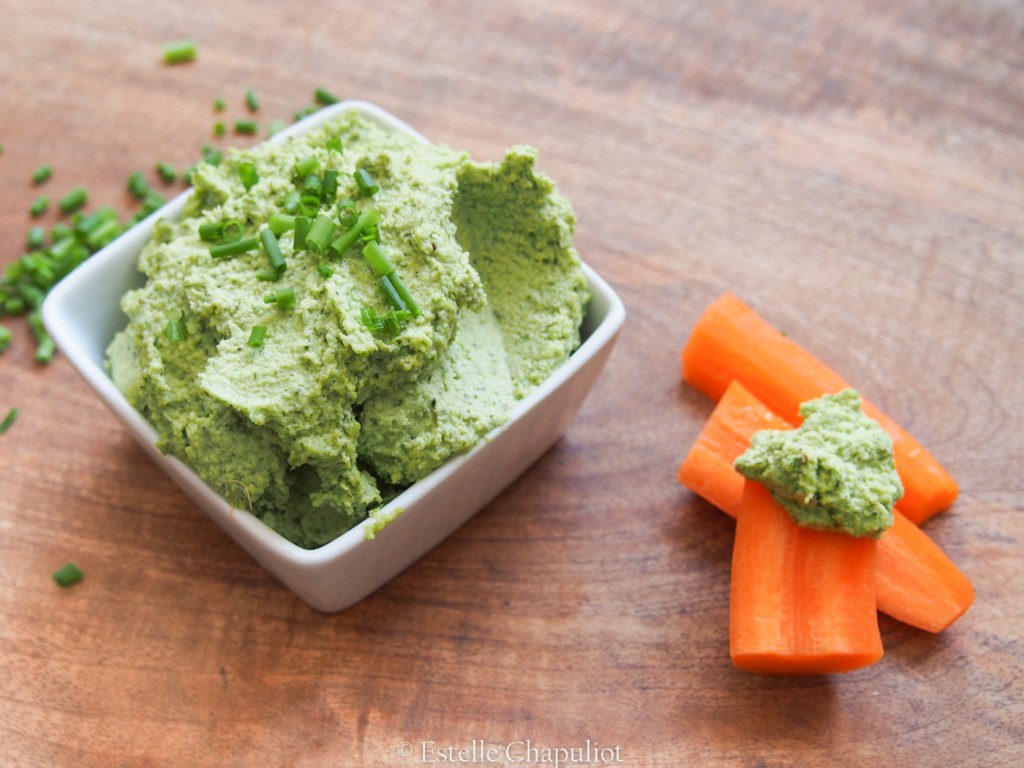 Fromage frais aux noix de cajous et à la ciboulette
