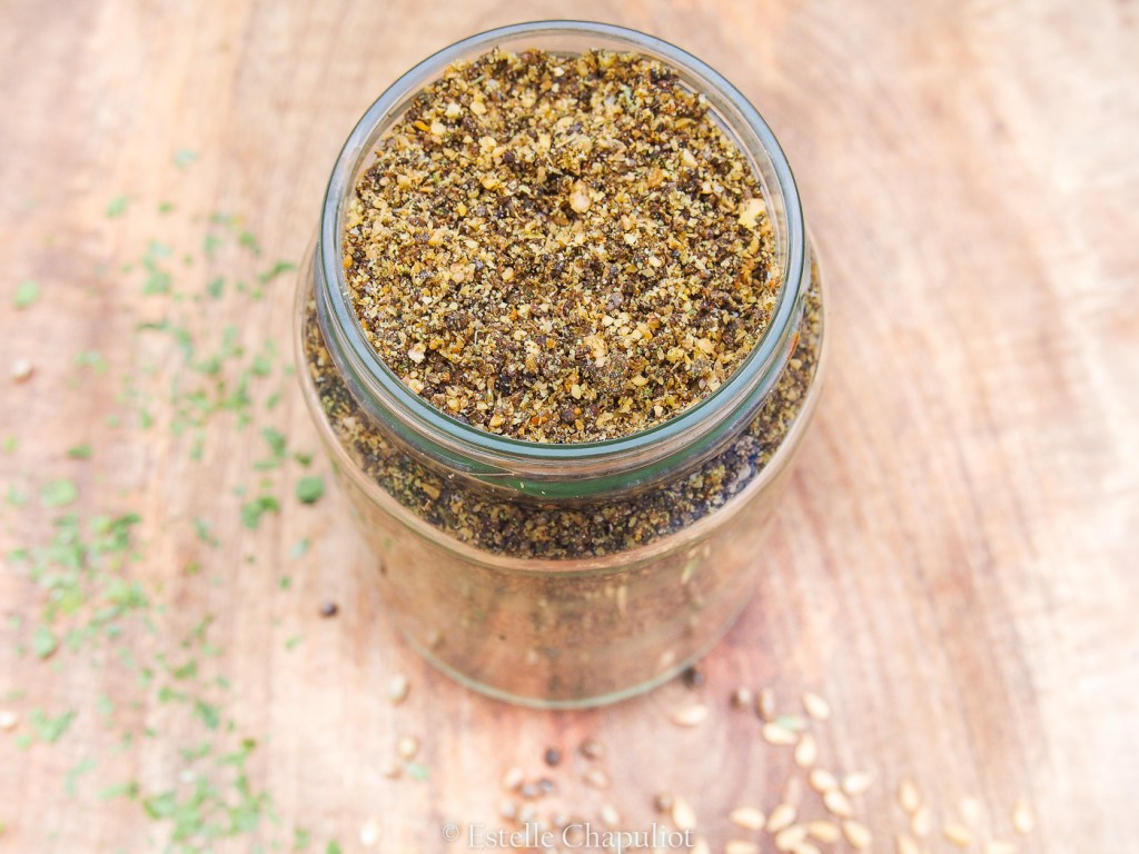 Gomasio (condiments) aux graines de chanvre et de lin, et aux aromates (vegan et sans gluten)