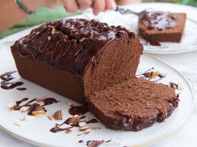Gâteau moelleux au cacao cru et amande, sans gluten vegan et cuit vapeur