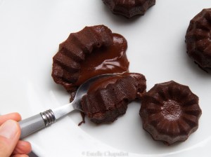 Fondants au chocolat au coeur coulant, cuisson 6 min, vegan, sans gluten, pauvre en FODMAP