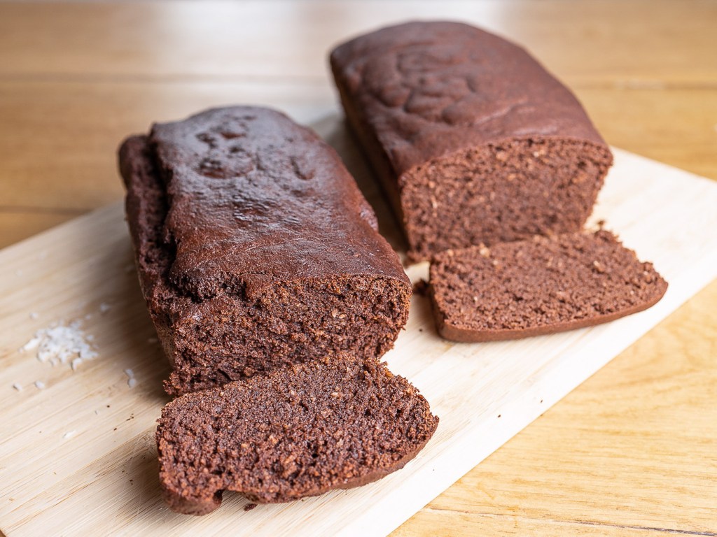Gâteau au cacao cru et à la noix de coco (sans gluten et sans lactose)