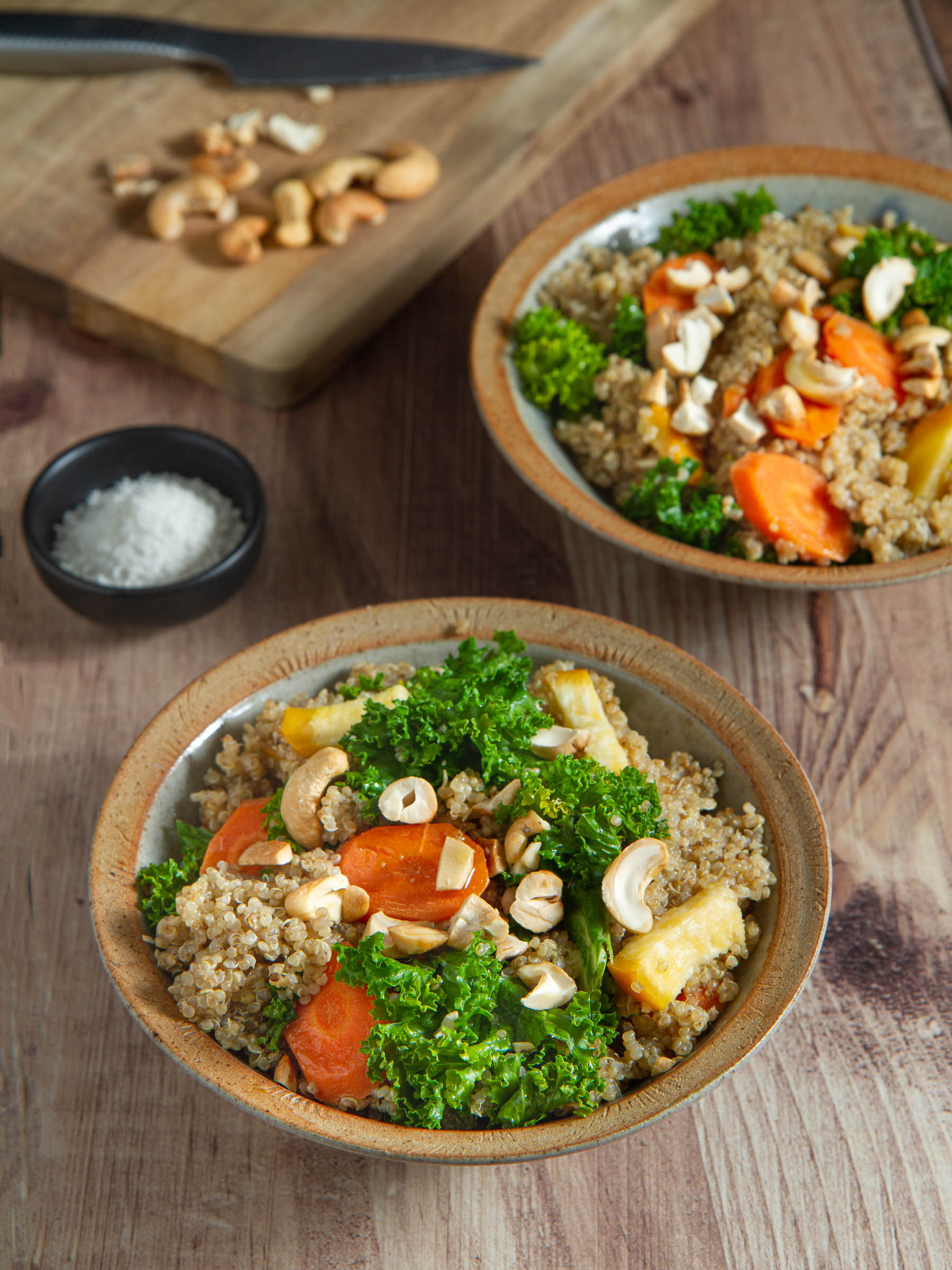 Quinoa aux légumes de saison et noix de cajou grillées (vegan, sans gluten)