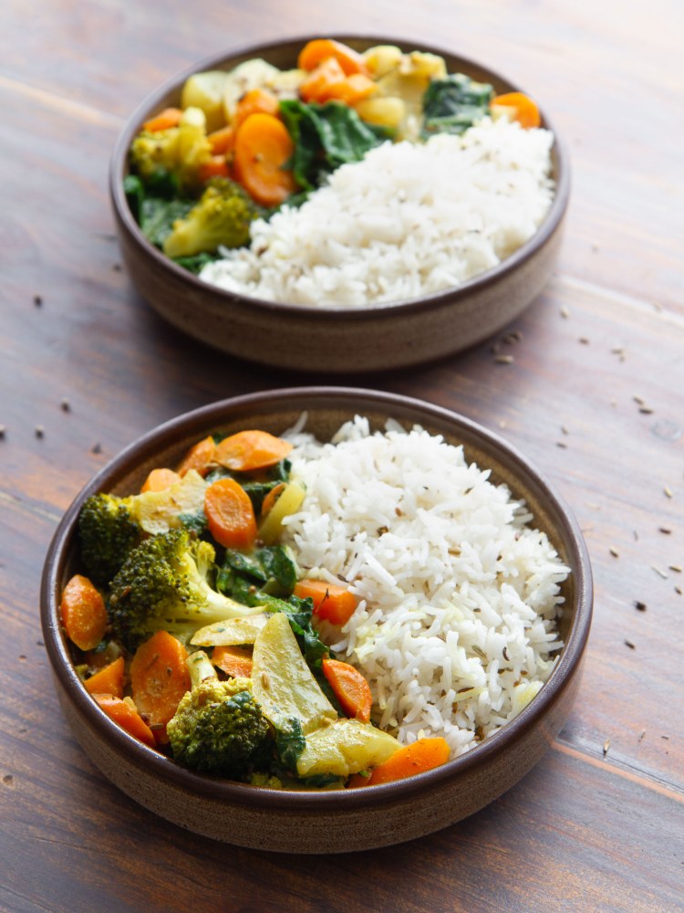 Curry de légumes (carotte, navet, brocolis, épinards) au lait de coco, riz basmati au cumin (vegan, sans gluten)