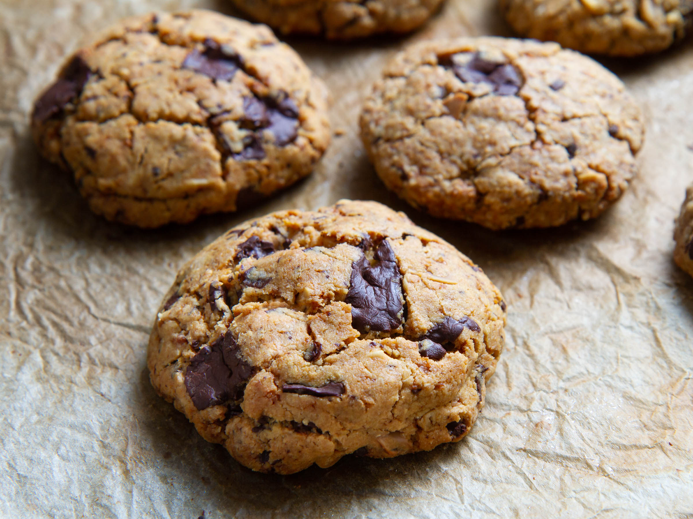 Cookies aux cacahuètes et aux pépites de chocolat (vegan, sans gluten)