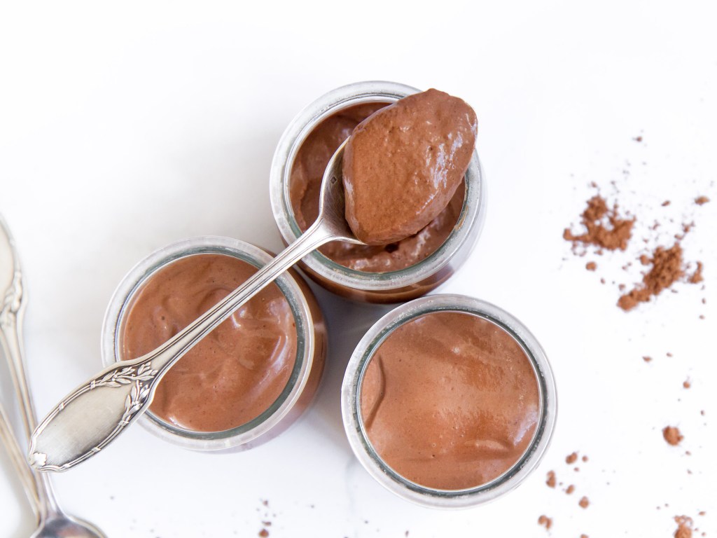 Crèmes au cacao et à la purée de noisettes (vegan, sans gluten, sans sucre ajouté)