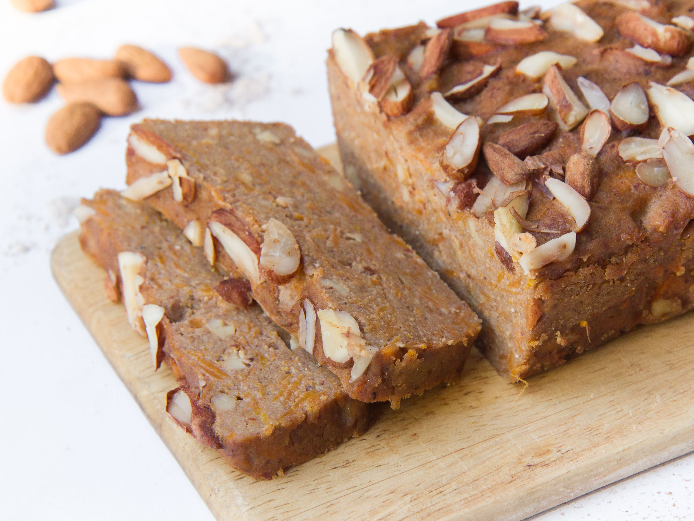 Gâteau fondant à la patate douce et à la farine de châtaigne (vegan, sans gluten, sans sucre ajouté)