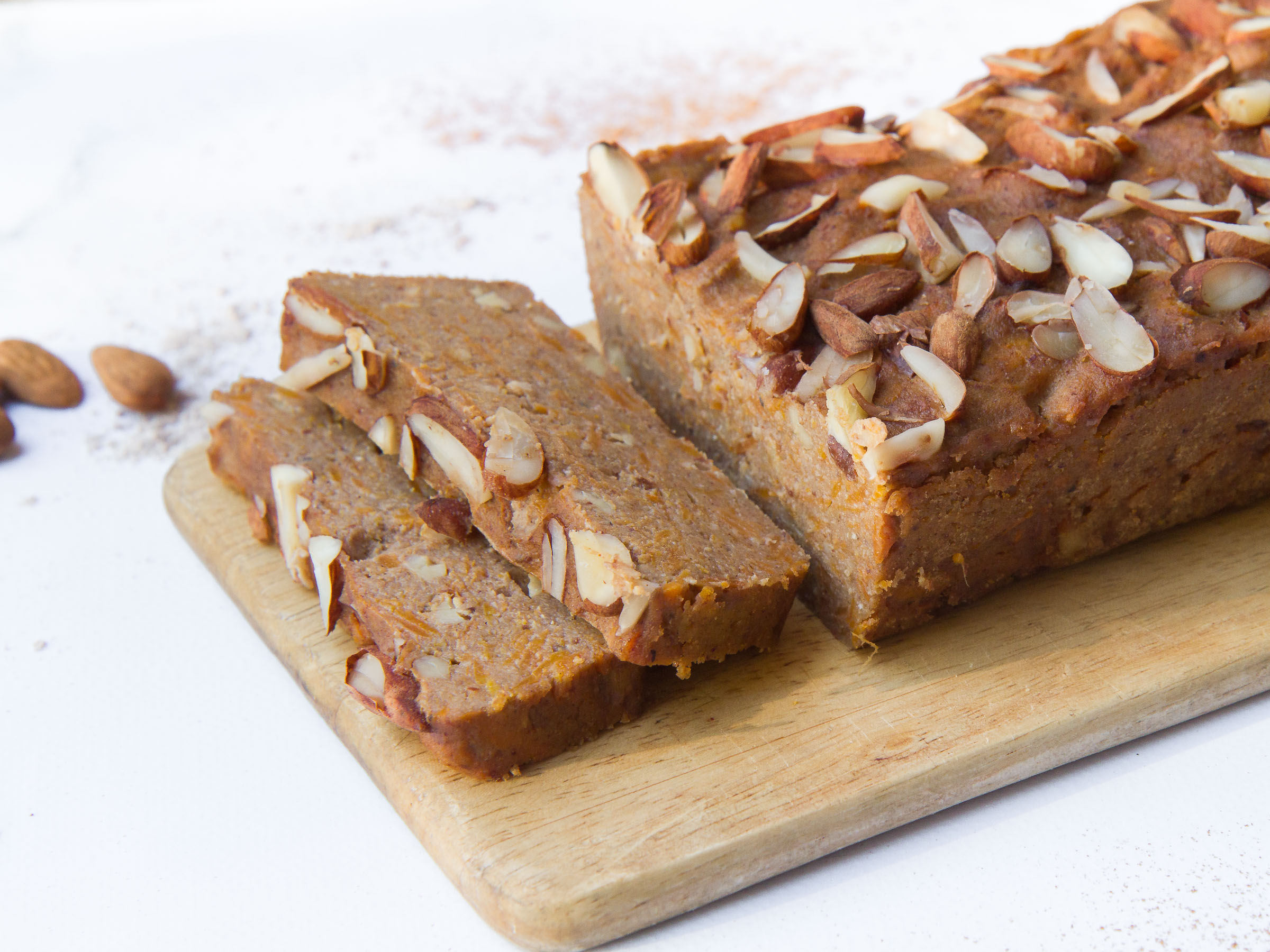 Gâteau fondant à la patate douce et à la farine de châtaigne (vegan, sans gluten, sans sucre ajouté)