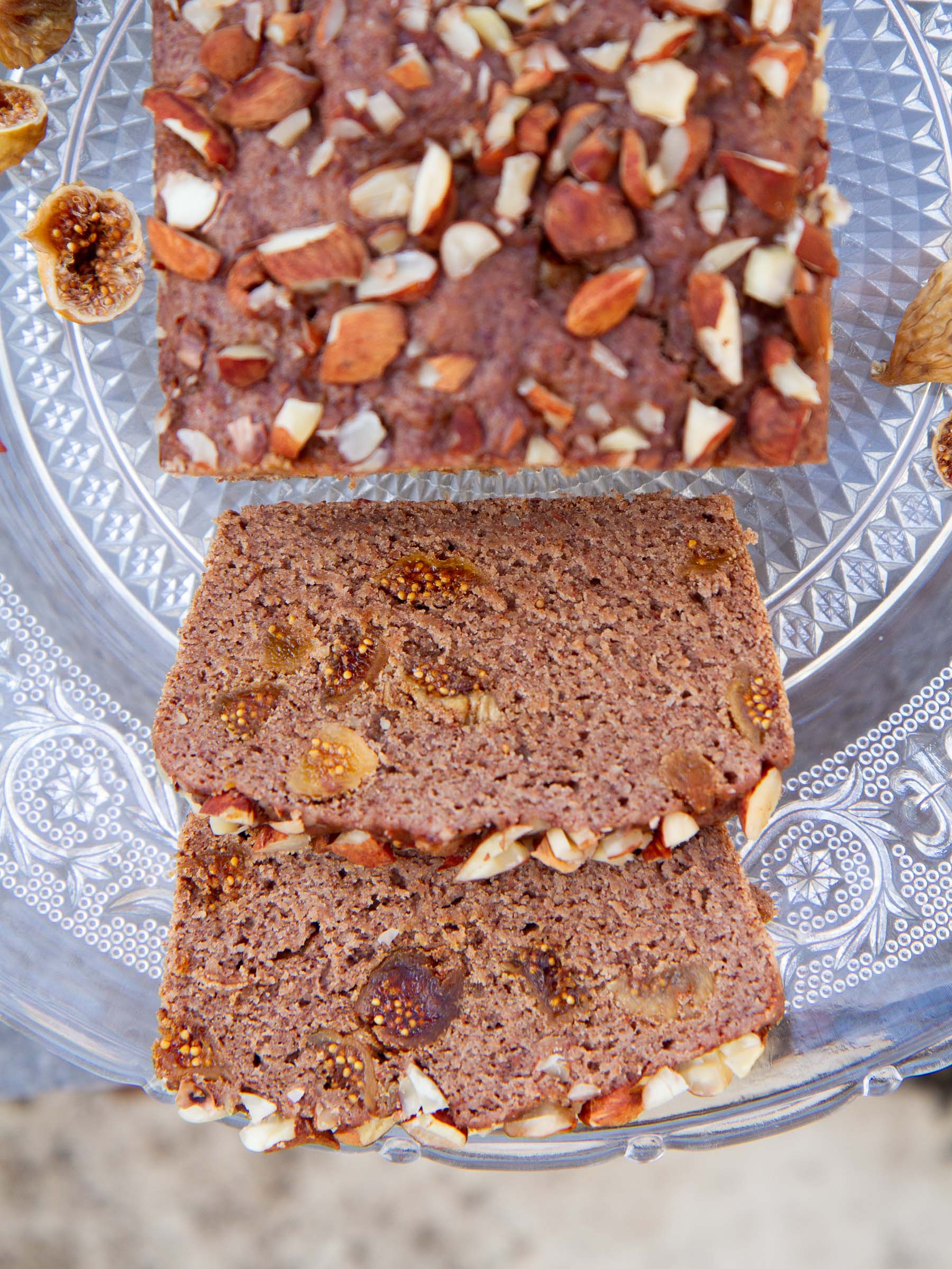 Gâteau à châtaigne, aux figues sèches et aux amandes (vegan et sans gluten)