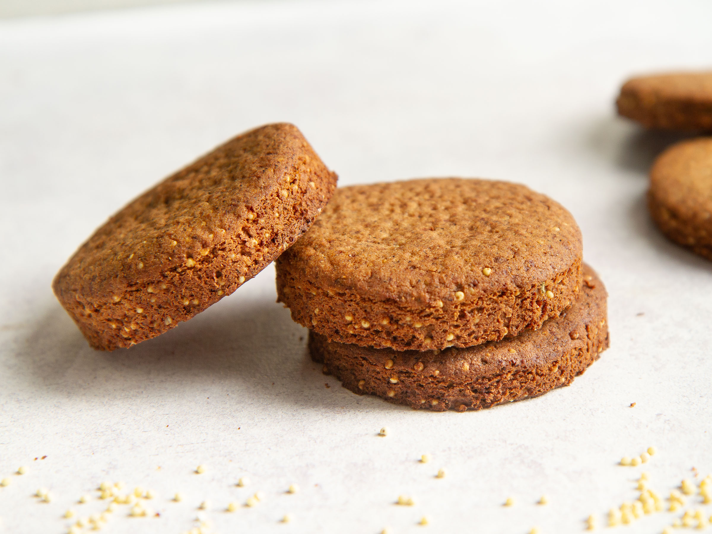 Sablés à la farine de sarrasin et aux graines de millet - façon palets bretons (sans gluten - avec ou sans beurre)