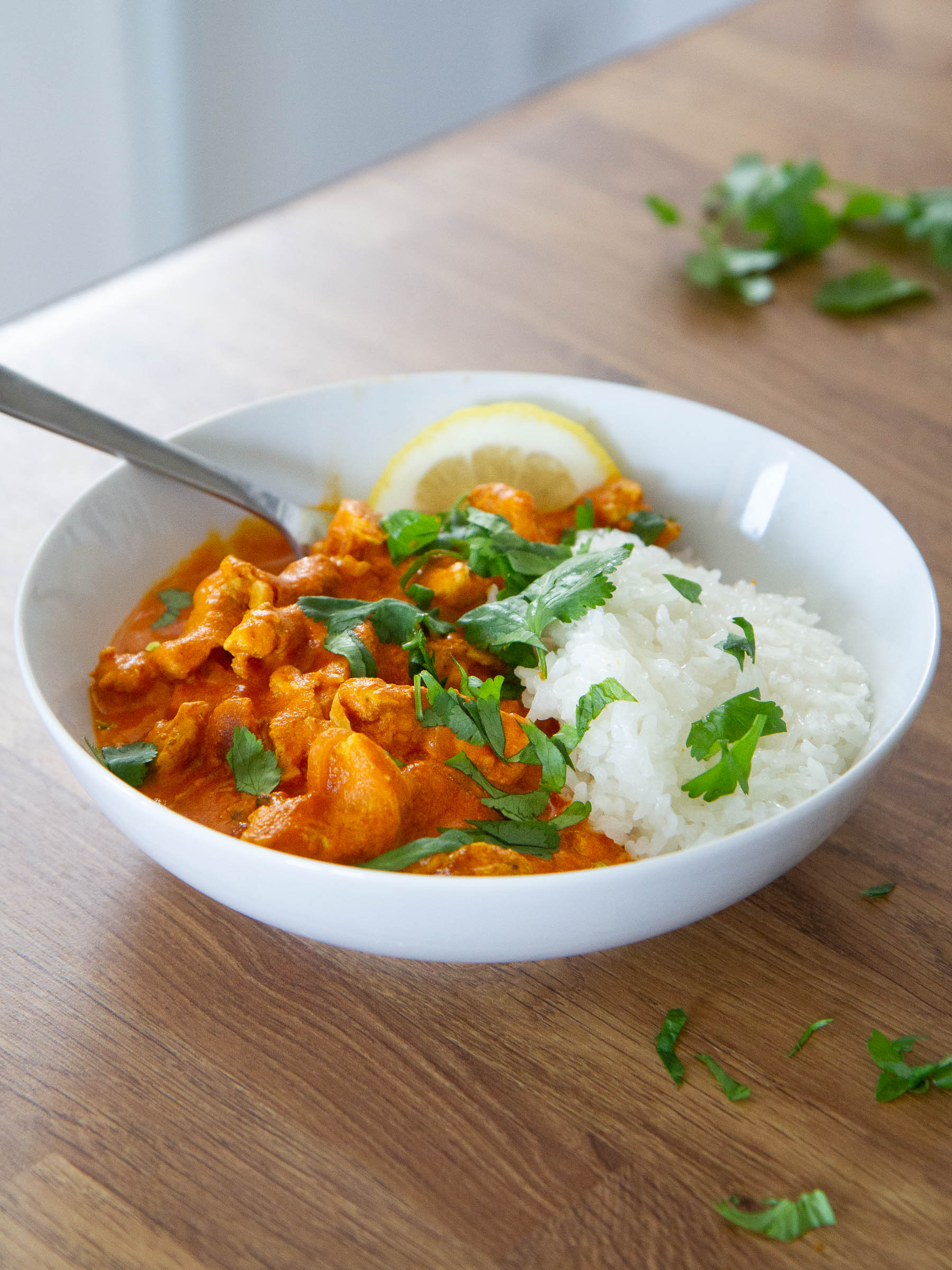 Poulet tomate lait de coco épices, riz gluant vapeur (sans gluten sans lait)
