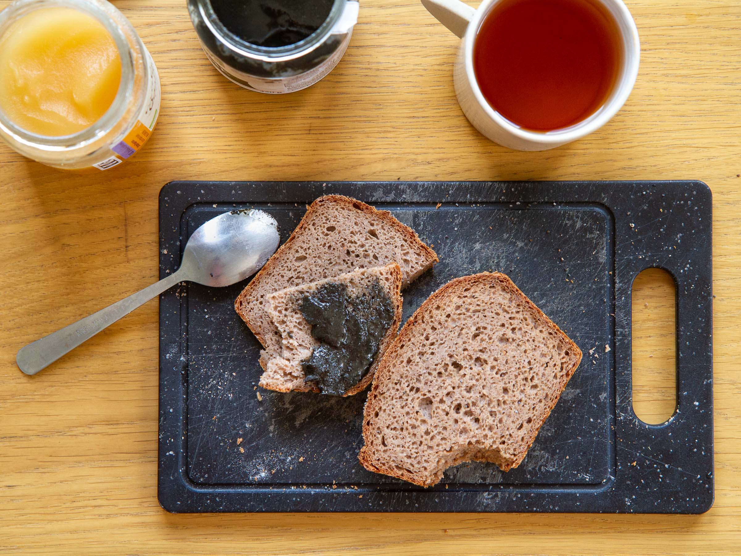 Pain sarrasin - sorgho (farines) fermenté à la levure (sans gluten)