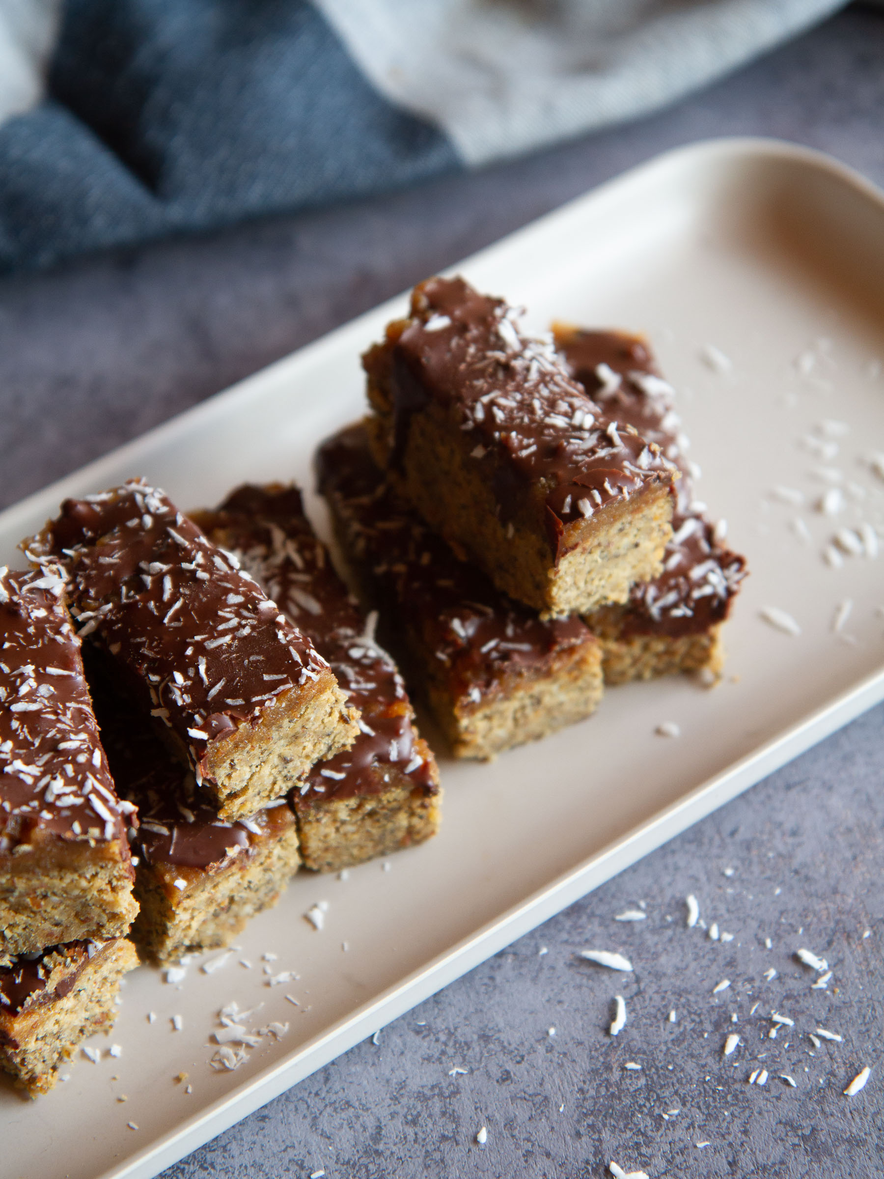 Barres énergétiques maison vegans et sans gluten (cacahuète, amande, protéines végétales, sirop d'érable, chocolat noir)